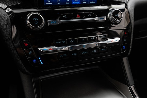 Ford Explorer 24 of 28