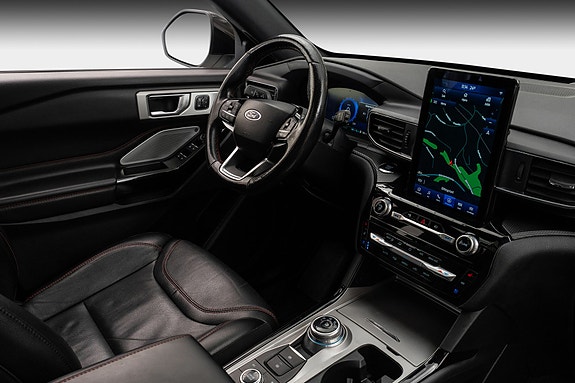 Ford Explorer 12 of 28
