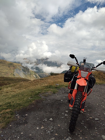 KTM 690 Enduro R 2 of 13