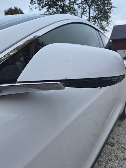 Tesla Model S 2 of 3