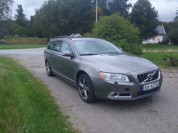Volvo V70 4 of 8