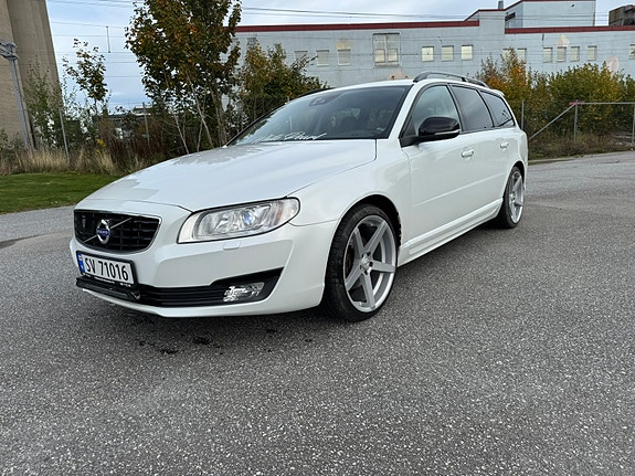 Volvo V70 4 of 30