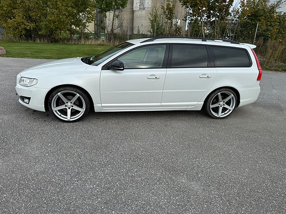 Volvo V70 5 of 30