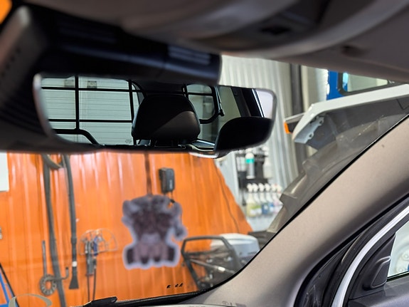 Volvo V70 11 of 30