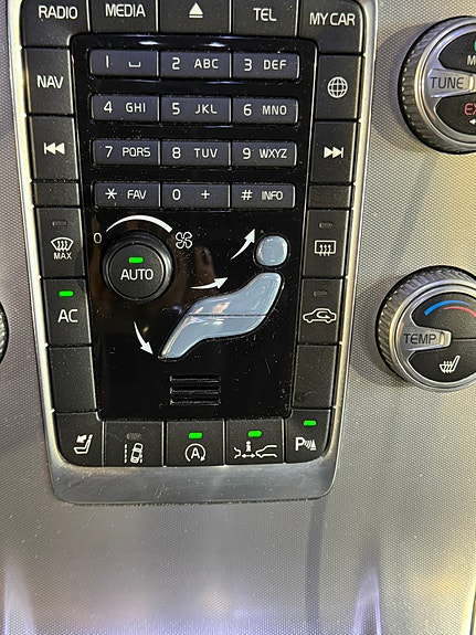 Volvo V70 10 of 30