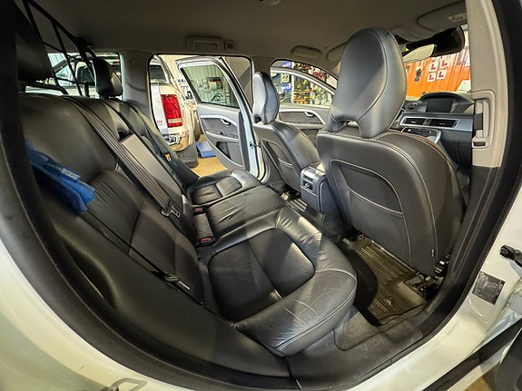 Volvo V70 18 of 30