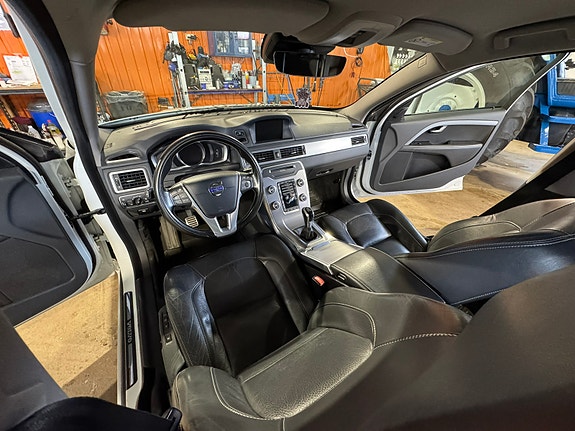 Volvo V70 23 of 30