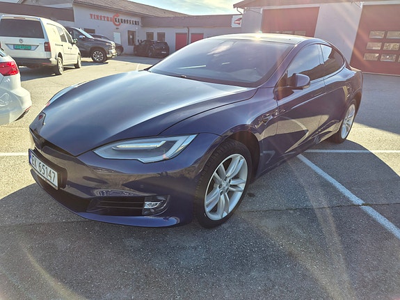 Tesla Model S 7 of 18