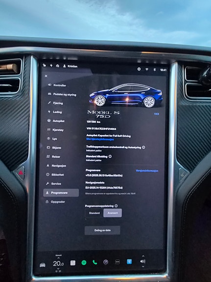 Tesla Model S 18 of 18