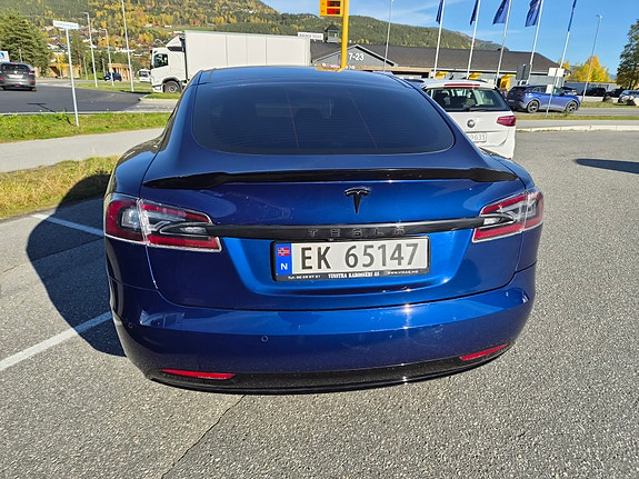 Tesla Model S 5 of 18