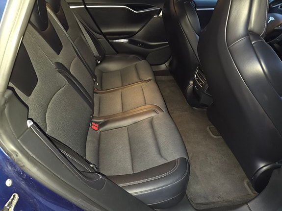 Tesla Model S 10 of 18