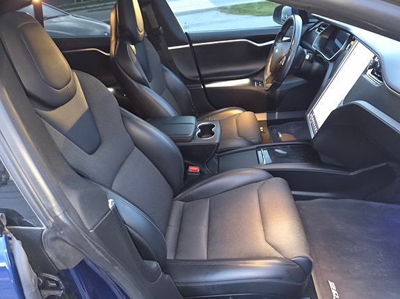 Tesla Model S 9 of 18