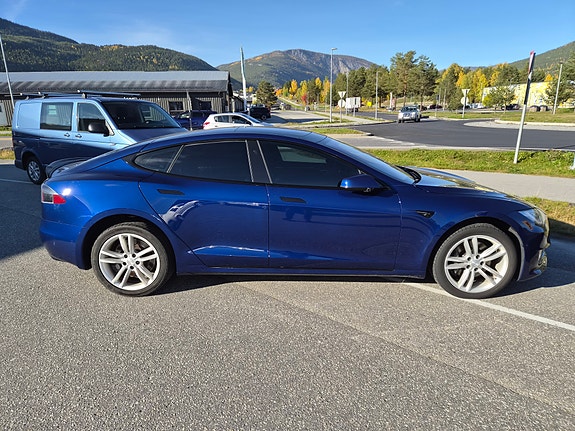 Tesla Model S 3 of 18