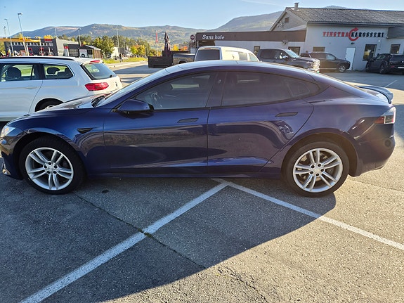 Tesla Model S 6 of 18