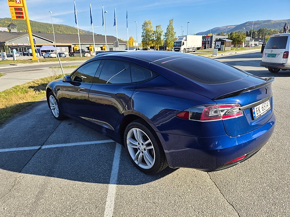 Tesla Model S 2 of 18