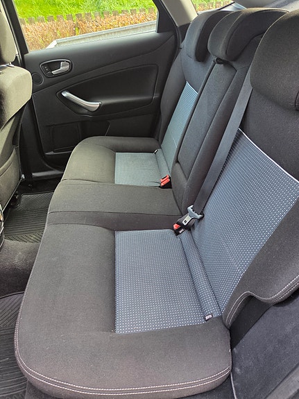 Ford Mondeo 12 of 12
