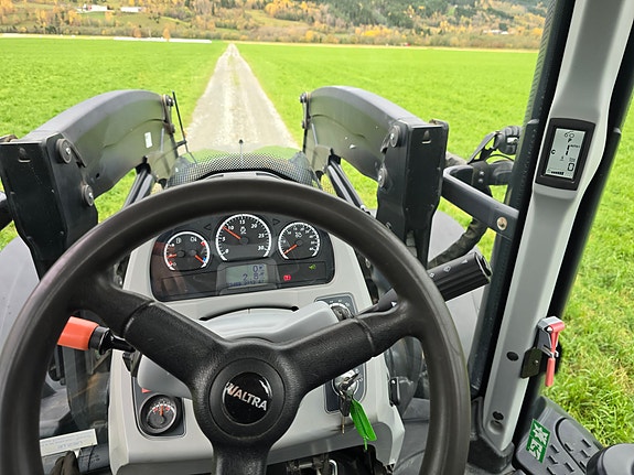 Valtra T174E Active 15 of 15