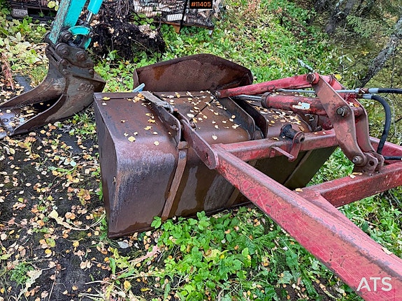 1981 Shibaura SE4040 IHI traktor med frontlaster og 3 skuffer 8 of 30