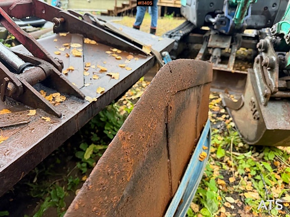 1981 Shibaura SE4040 IHI traktor med frontlaster og 3 skuffer 14 of 30