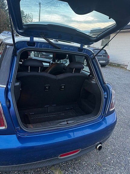 MINI Cooper 7 of 8