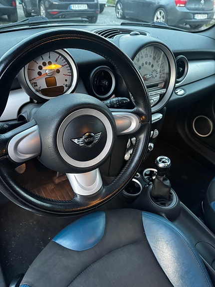 MINI Cooper 5 of 8