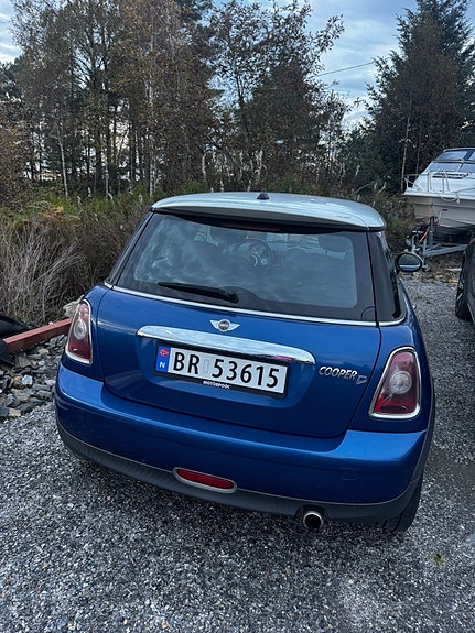 MINI Cooper 2 of 8