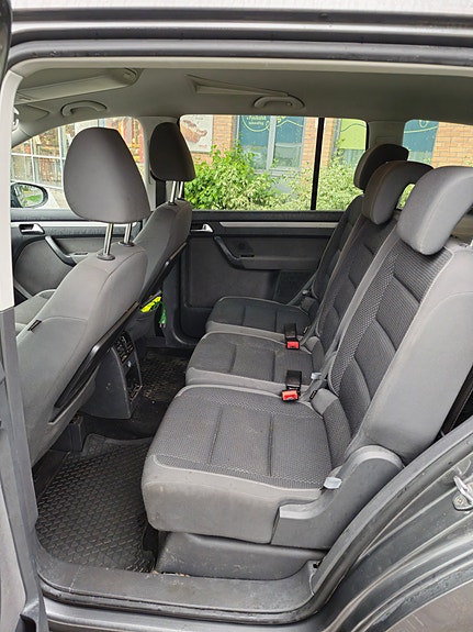 Volkswagen Touran 8 of 12
