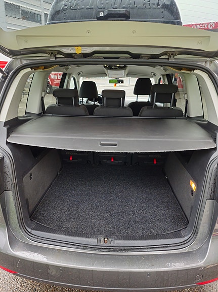 Volkswagen Touran 10 of 12