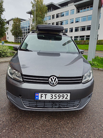 Volkswagen Touran 2 of 12