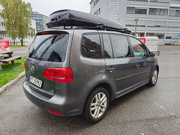 Volkswagen Touran 4 of 12