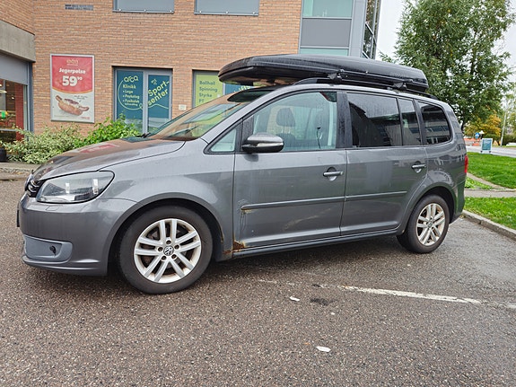 Volkswagen Touran 3 of 12