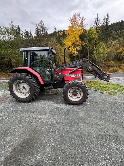 Massey Ferguson 6150 2 of 11
