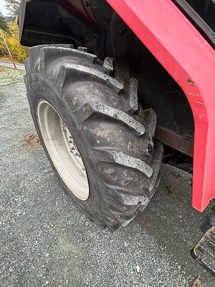 Massey Ferguson 6150 6 of 11