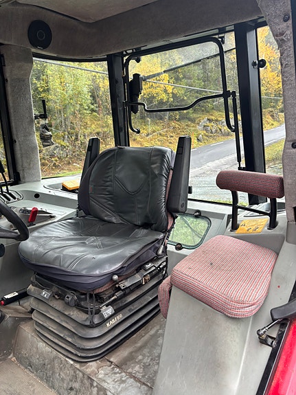 Massey Ferguson 6150 8 of 11