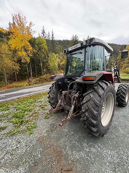 Massey Ferguson 6150 4 of 11