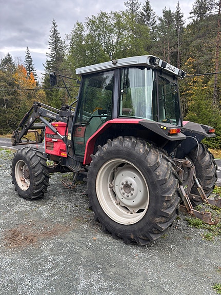 Massey Ferguson 6150 3 of 11