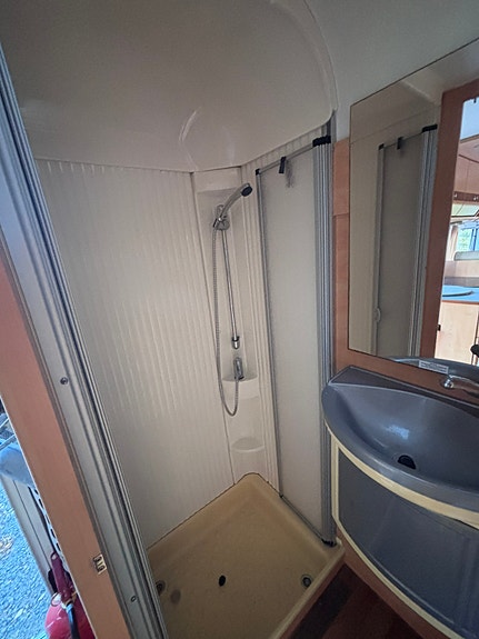 Ford Sunlight A69 13 of 13