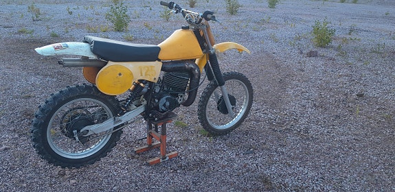 Suzuki Rm400 4 of 13