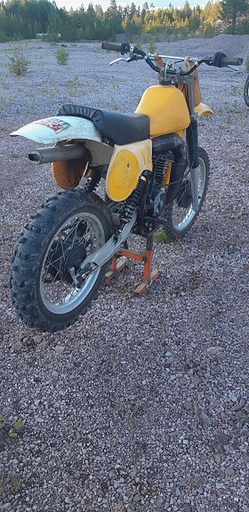 Suzuki Rm400 5 of 13