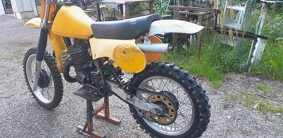 Suzuki Rm400 10 of 13