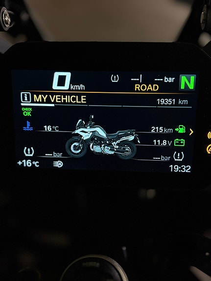 BMW F 750 GS 11 of 15