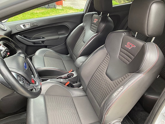 Ford Fiesta 9 of 12