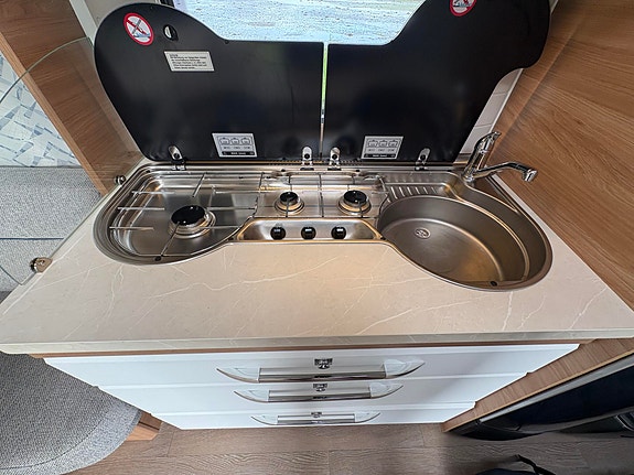 Hobby 515 UHK De Luxe TRUMA / TV ANTENNE / SENKESENG / ROMSLI / FAMILIE VOGN! 11 of 29