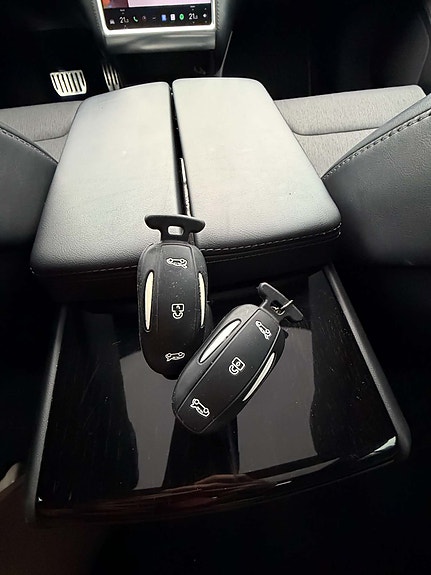 Tesla Model S 16 of 16