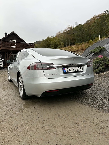 Tesla Model S 5 of 16