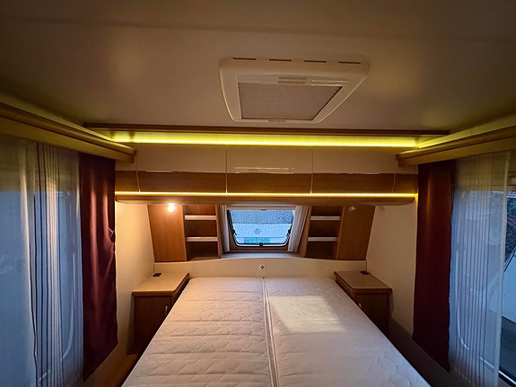 Hobby 560 UFF QUEENBED / MEGET ROMSLI / SKAP PLASS / AVTREKKSVIFTE / 27 of 30