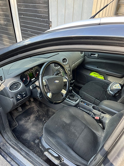 Ford Focus 2 of 7