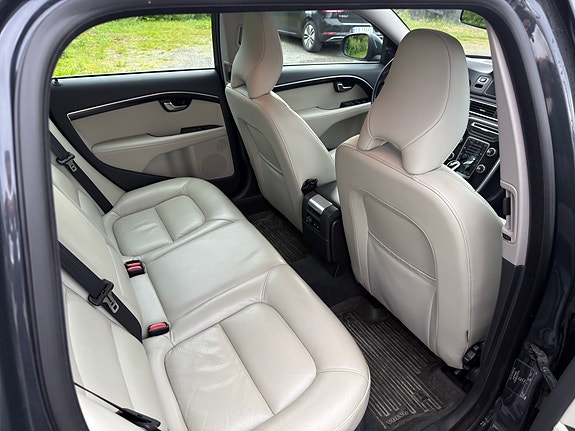 Volvo V70 17 of 22