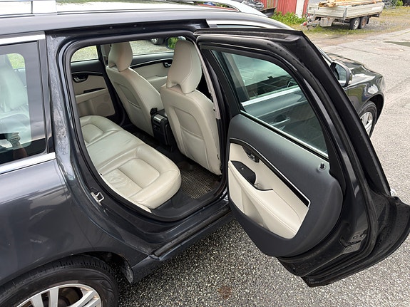 Volvo V70 16 of 22