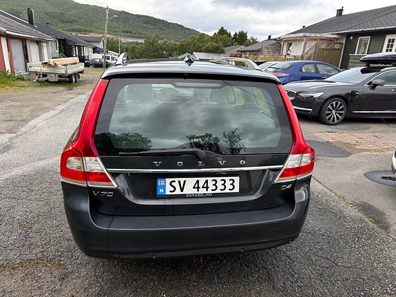 Volvo V70 6 of 22